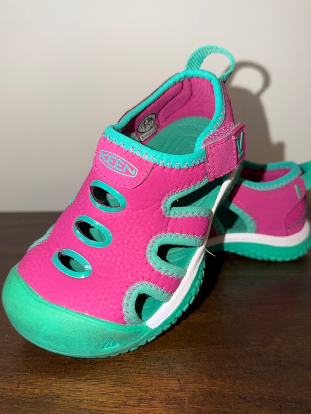 Keen Lil Kid's Stingray Pink Aqua Slip On Water Shoes Size 8 Beach Travel